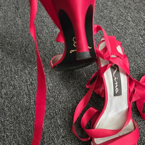 Heels - Picture 3 of 5